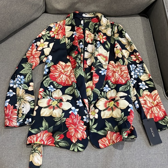 Zara Black Floral Print Open Blazer with option Tie Belt - Picture 3 of 15